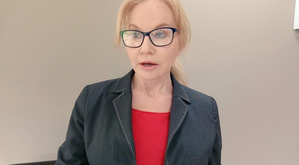 DevittTara's tweet photo. Self-taping weekend!
#schoolmarm #casting #audition #tvseries #featurefilm #castingdirectors https://t.co/rEIBGjz52A