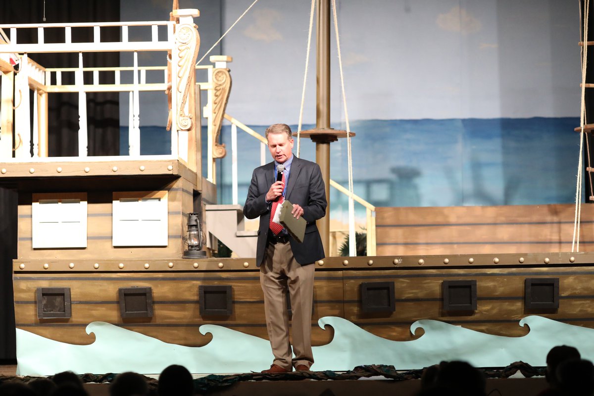 summitacademye1's tweet photo. It's the final night as SCA Theatre presents The Pirate Bride. A few tickets remain available to purchase at the Box Office. We were thankful to have Mr. Hahn @SCAKCLeadership open and pray for us on Opening Night! #SCALeadership #SCALeadershiponStage https://t.co/XFJitNn6JT