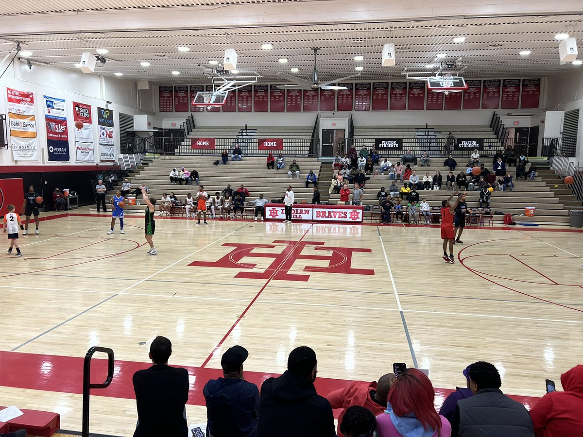 mthealthyowls's tweet photo. Mason Young from @wildcatsofhhs and our Robbie Cass in the finals of the 3pt competition! @swocsports @robbiecass10 @CoachCass5 #swocSTRONG!
Robbie wins by 1! Great job boys!! https://t.co/WpwIwnpFUW