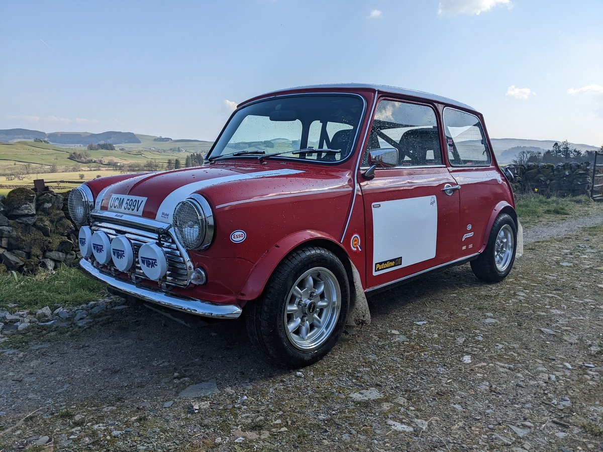 borelandbarnes's tweet photo. Ready for Sunday run 
#ClassicMini #MINI https://t.co/NYkyB4wBeB