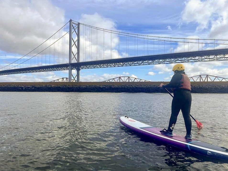 GirlguidingEdin's tweet photo. 2nd Kirkliston Guides didn't let the cold bother them; they had an 'amazing' time paddle boarding at @PEWatersports.

'The girls were fantastic &amp; even those [who] weren't keen challenged themselves,' leader Cher Rutherford said.

#PaddleBoarding #PortEdgar #GirlguidingEdinburgh https://t.co/mBzT8rIUIY