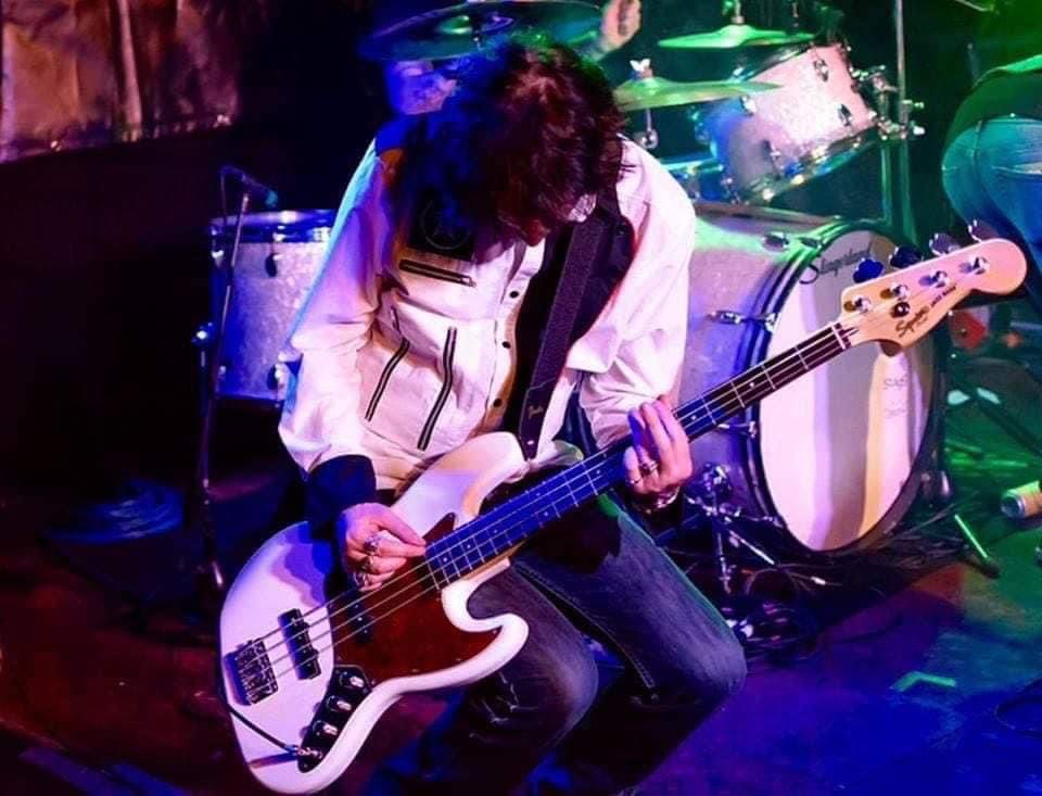 UKSubs's tweet photo. STOLEN! 

Two of Alvin’s basses 😫 

See photo statement 

#stolenbasses #stolenbass #uksubs #alvingibbs #bristol https://t.co/9Nmuti6xrU