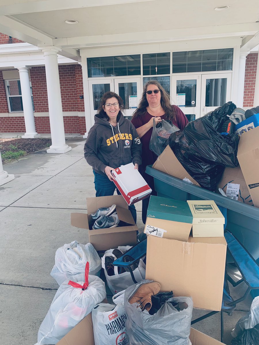 Great morning collecting Shoes for our Shoes2.Org fundraiser <a href="/LauraB_SMMS/">Laura Brown</a> <a href="/BerkCoSchoolsWV/">Berkeley Co. Schools</a> <a href="/SMMSPatriots/">Spring Mills Middle</a>
