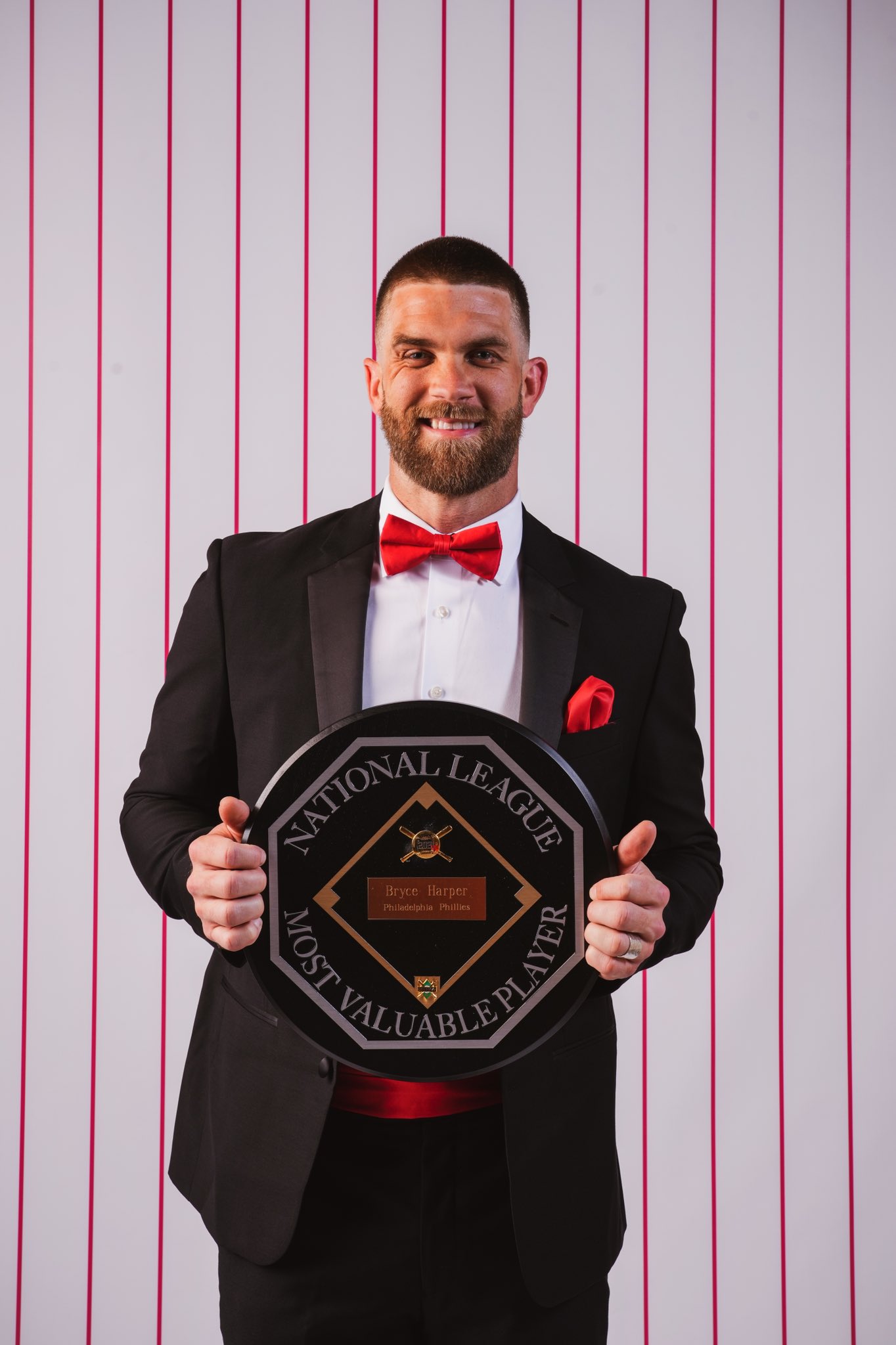 Bryce Harper wins 2021 NL MVP Award