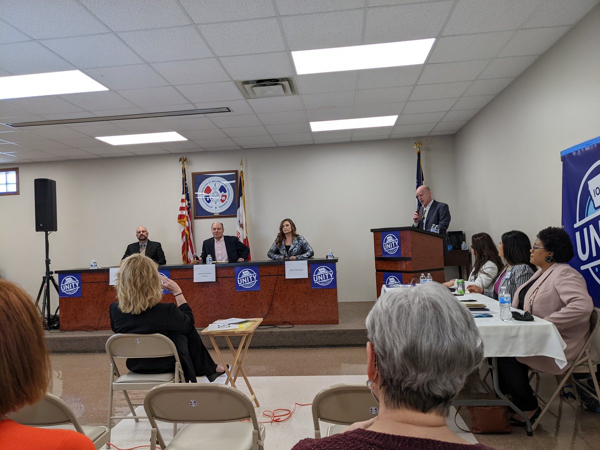 zebeilkemcc's tweet photo. Thrilled to be spending my Saturday afternoon in a Union hall listening to some Democrat who are going to beat Senator Chuck Grassley #Iowaaf https://t.co/1XZ52P1yW0