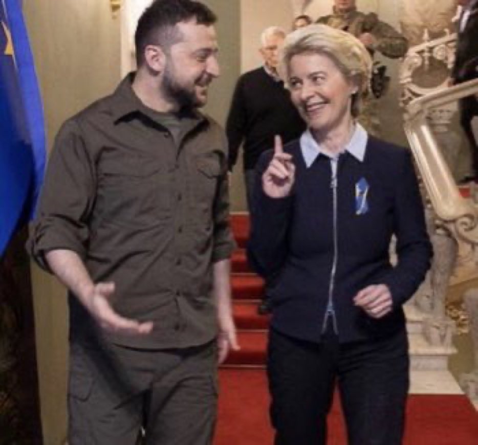 Встреча гинеколога и клоуна … после осмотра трупов им смешно