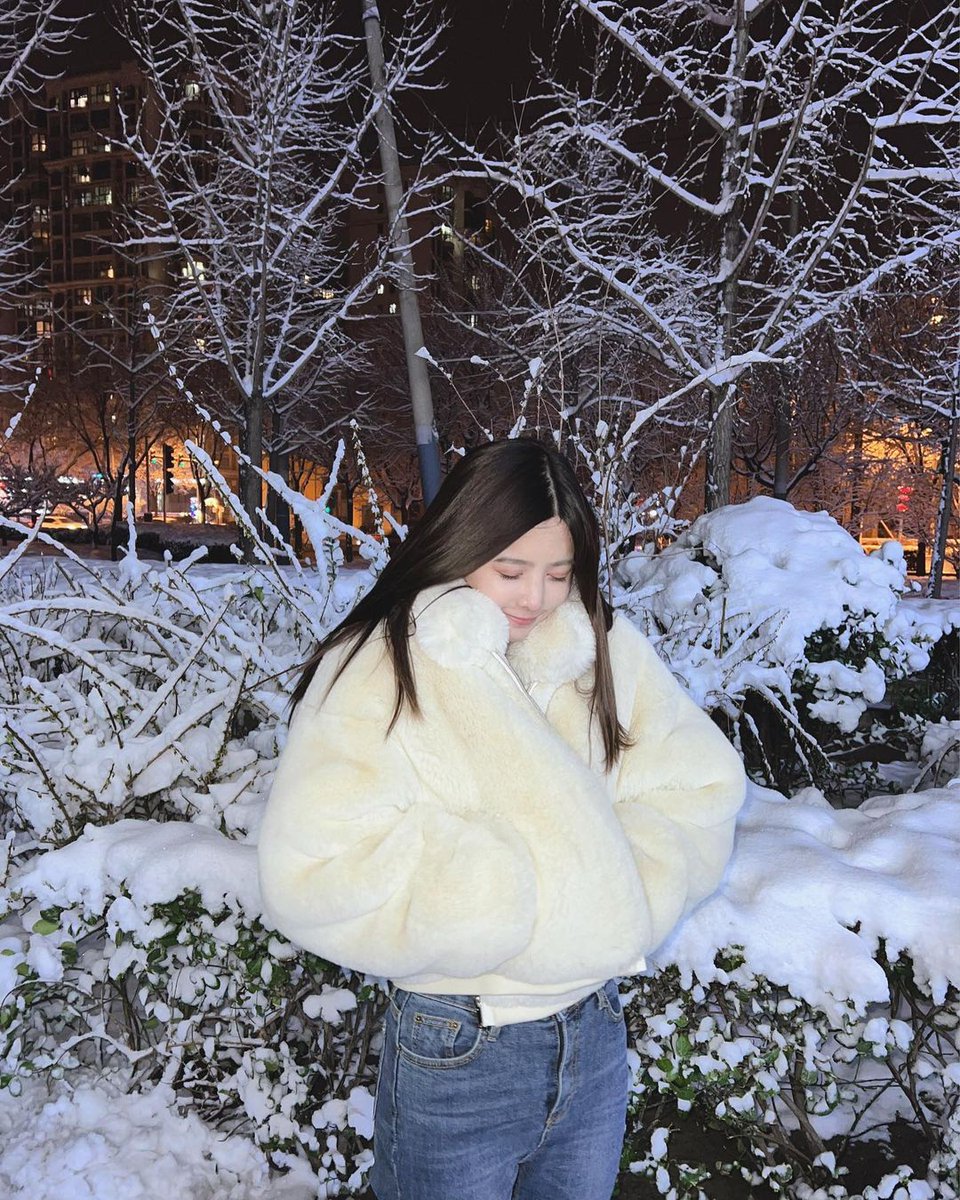 WENZHE_TH's tweet photo. 💫 IG : xdoudou97's Update (on 21 march) 🖤
caption : ⛄
#เหวินเจ๋อ #WENZHE #ShirleyWen #文哲 https://t.co/sBJ0fCtieP