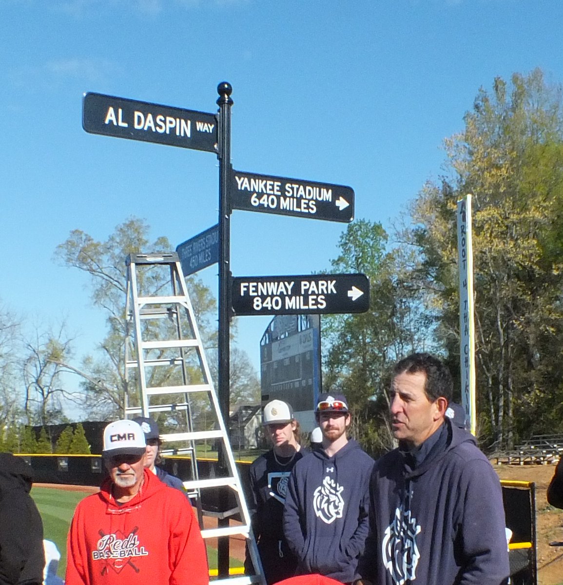 bobszy's tweet photo. This brought a smile to my face. Well earned and well deserved -- @aldaspin Way! #WeAreCMR #UDACF #Knothole #Queensbaseball https://t.co/Ig5uFs0uXu