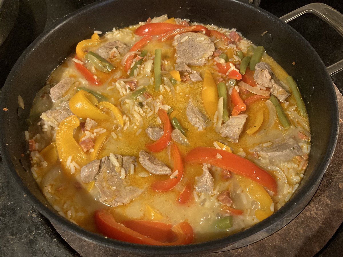 hselftax's tweet photo. Supper is almost ready - we’re hungry!
#DIYBootcamp https://t.co/n9TzgotVY3