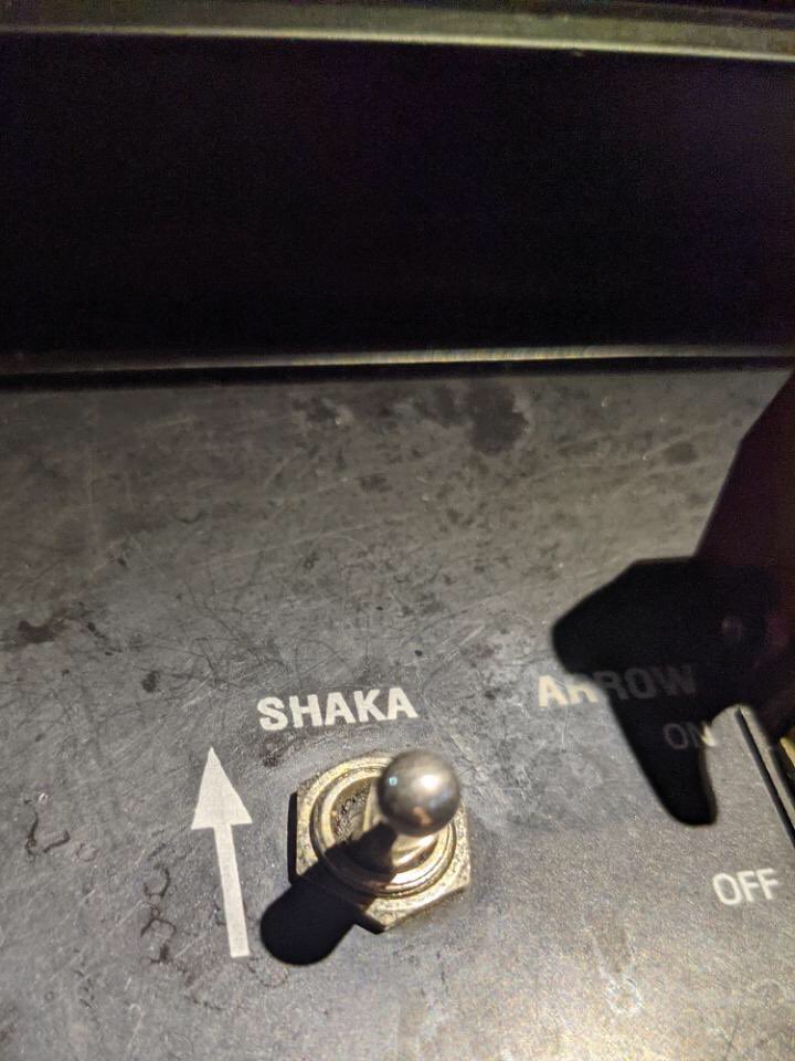 girlie_mac's tweet photo. TIL TheBus has a Shaka switch to mahalo a driver behind 🤙 I love it 💖 
https://t.co/jT51dDOPQA https://t.co/QT2jeajpry