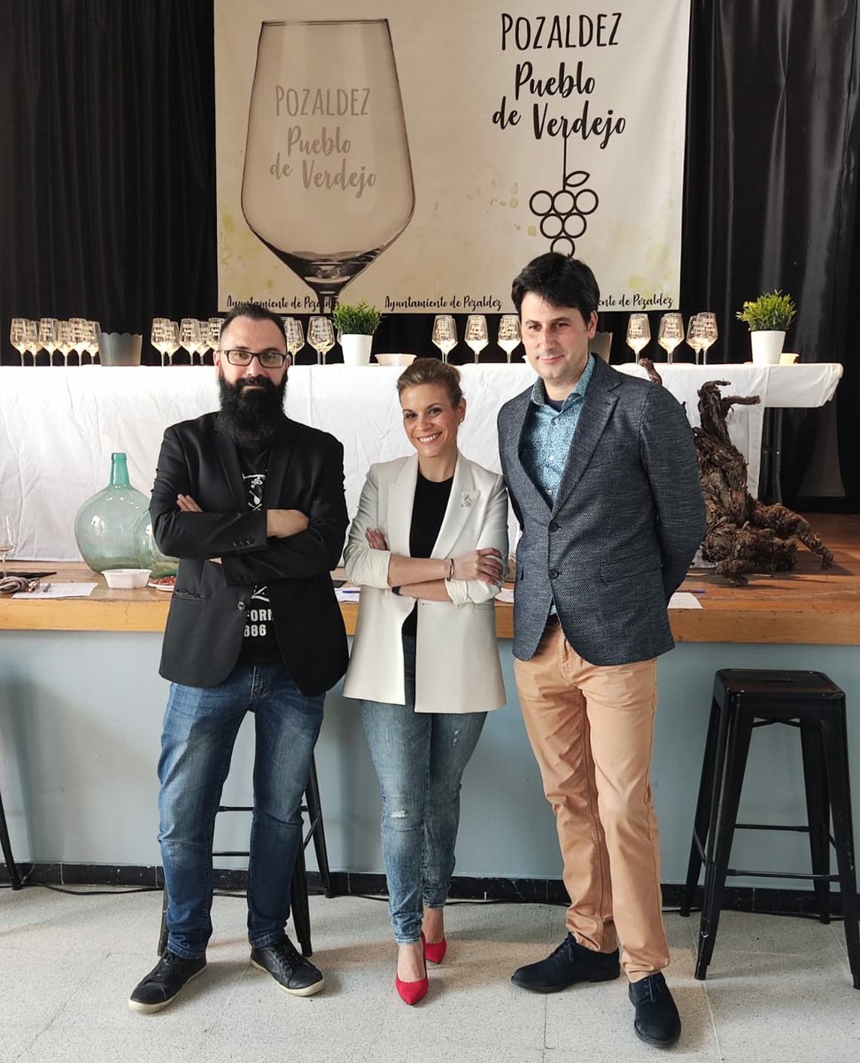 JesusPilar79's tweet photo. Todo un placer poder formar parte del III Certamen de Vinos Cosecheros de #Pozaldez donde he podido compartir presentacion y cata con dos #cracks Silvia Ortúñez Sastre y Carlos Martín #AlLio #Winemoments #timetotaste https://t.co/ydd4PMoVPx