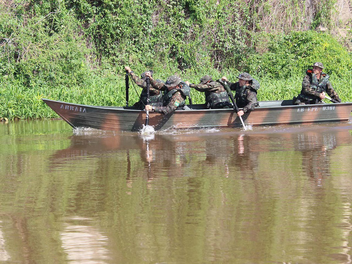 rocha_jayro's tweet photo. Estágio de Adaptação ao Pantanal. Militares recém chegados no CMO treinam técnicas, táticas e procedimentos para o emprego no ambiente pantaneiro. Defesa e preservação da Fronteira Oeste!!! https://t.co/NcYgteUCmt