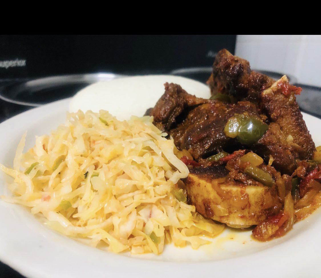 MoeChanda's tweet photo. Often I hear people saying they donโt like cabbage โฆ well tonight Iโm serving you ubwali, inama (beef) and cabbage..
Itโs not whatโs wrong with the vegetable but everything wrong with how it is prepared ๐
#MoeCooks #BembaQueen #simpledishes #simplepleasures https://t.co/A7LmXgRbFt