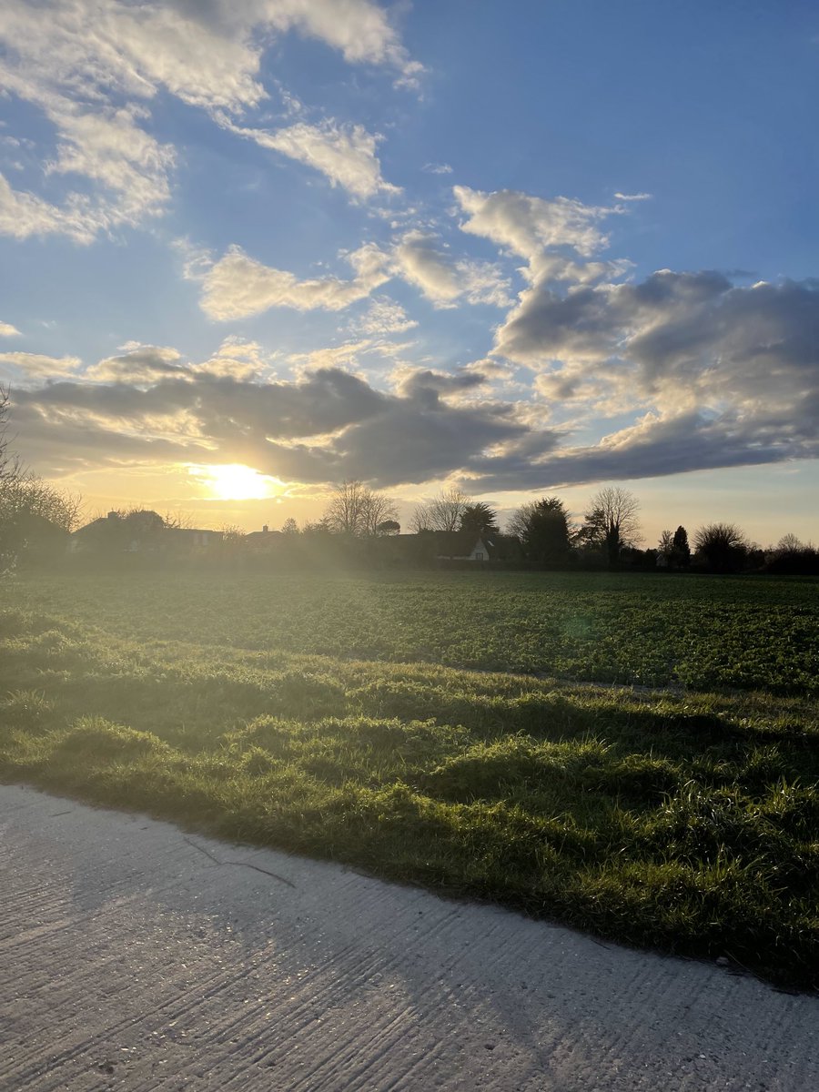 umayasho's tweet photo. #walkingviews #sunset .. https://t.co/rwPMJIRap8