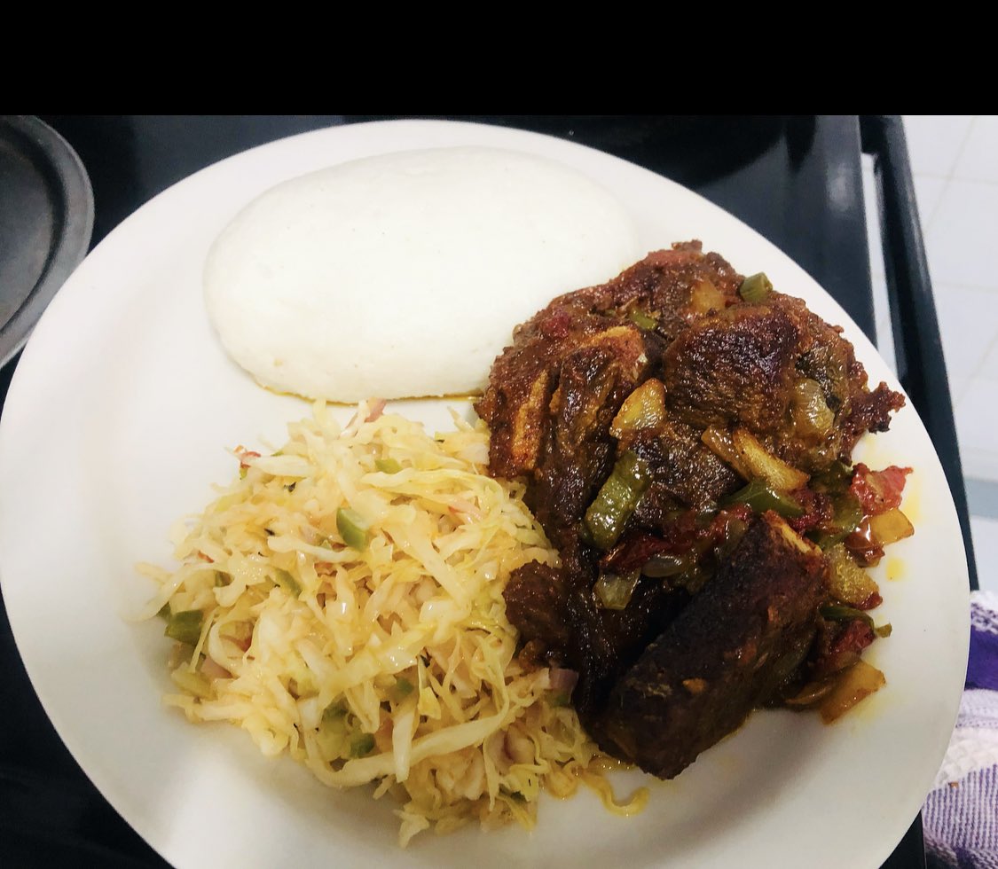MoeChanda's tweet photo. Often I hear people saying they donโt like cabbage โฆ well tonight Iโm serving you ubwali, inama (beef) and cabbage..
Itโs not whatโs wrong with the vegetable but everything wrong with how it is prepared ๐
#MoeCooks #BembaQueen #simpledishes #simplepleasures https://t.co/A7LmXgRbFt