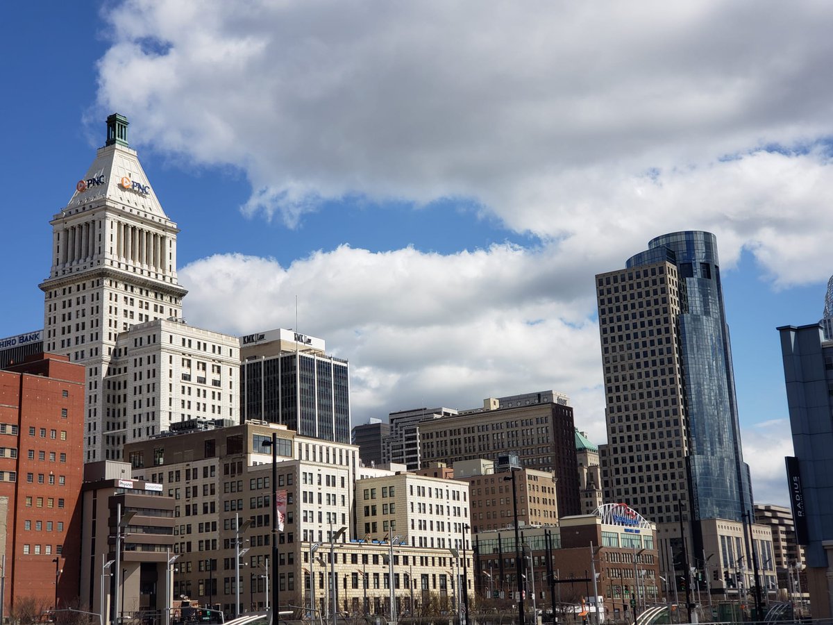 ISUPaleolimnLab's tweet photo. Our lab spent the last couple of days in Cincinnati, connecting with neighboring scientists and research groups at the @geosociety regional meeting! 

Here's some of the projects we have been working on

#diatoms #paleoecology https://t.co/U3C5DdnceH