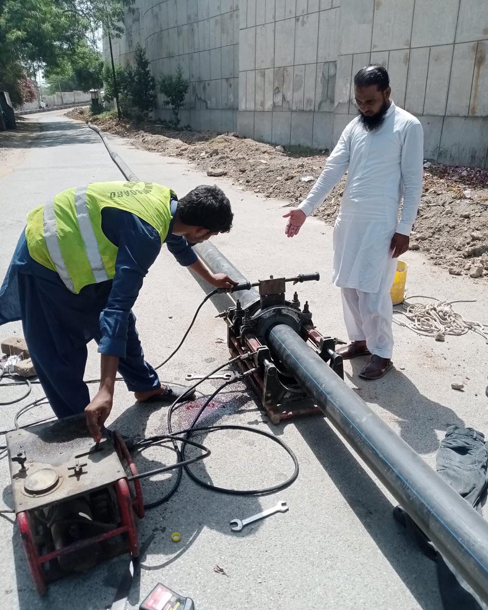 BoardClifton's tweet photo. Laying of water supply pipe line at 5th gizri st ph-IV.
#Pakistan #Sindh #Karachi #DHAKarachi #Clifton #CBCEngingeering #CantonmentBoardClifton #CBC #cleangreencliftondha 
#cbcwork https://t.co/Uy1a04rHH9