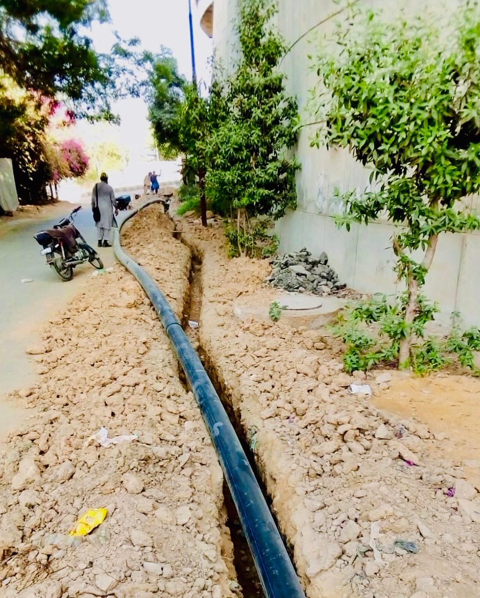 BoardClifton's tweet photo. Laying of water supply pipe line at 5th gizri st ph-IV.
#Pakistan #Sindh #Karachi #DHAKarachi #Clifton #CBCEngingeering #CantonmentBoardClifton #CBC #cleangreencliftondha 
#cbcwork https://t.co/Uy1a04rHH9
