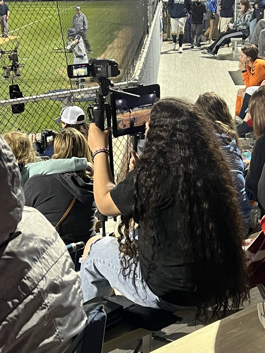 FarmersSoftball's tweet photo. A big THANK YOU to @paloma96605853! She was the hardest working team manager last night! We appreciate you!! 👏🏼👏🏼💪🏼 #allin #whateverittakes #shegotus #farmerprideneverdies https://t.co/aRheoLOl4b