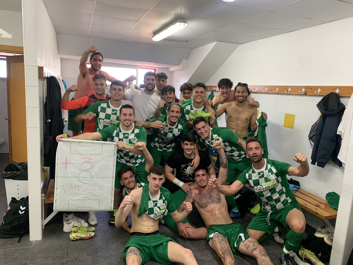 CDBenagalbonofi's tweet photo. Sin CALIFICATIVOS!!⚪️🟢
Final en La Fuensanta de Coín!!
1-2 para nuestro senior y 4ª victoria consecutiva de los de @MiguelGlezz4 
19 de los últimos 21 disputados y 42 puntos!.
Partido muy serio en el que supimos aprovechar nuestras oportunidades.
⚽️Juanmi
⚽️Jairo
Enhorabuena!!💚 https://t.co/eunaJCVhMJ
