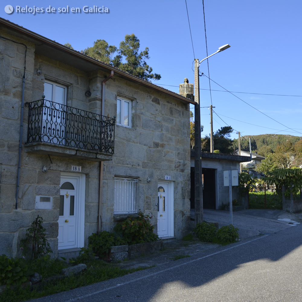 relojesdesolgal's tweet photo. O único reloxo de Galicia catalogado por @CulturaXunta e ten un poste pegado😫
#Reloxodesol no #concellodeCrecente (#PO)
#Relojdesol en el municipio de #Crecente (#Pontevedra)
#patrimonio #rellotgedesol #relógiodesol #sundial #sonnenuhr #cadransolaire #aameixeira #aparadanta https://t.co/OQoFT881CH