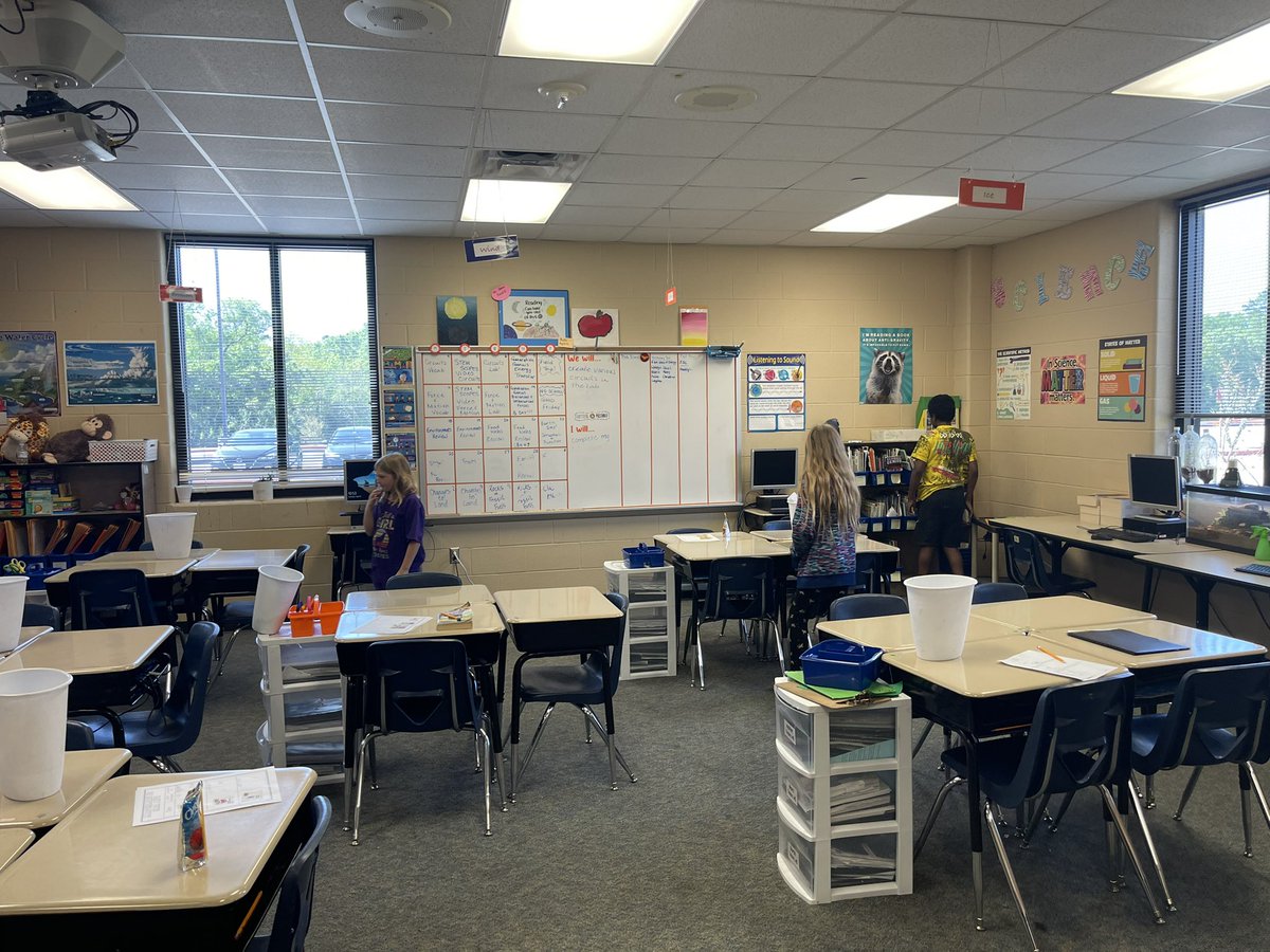 MsJamail's tweet photo. Putting the clues together and searching for more tasks to complete! 2/5 #LpGreatThings #itsaBayshoreThing https://t.co/3xii8t3Epn