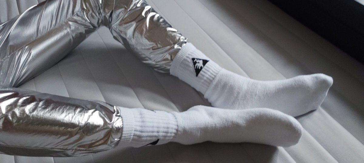 shinytrackielad's tweet photo. 🐷🐷🐷 #shinytrackie #shinytracksuit #shinysilver #feet #nylontrackie #nylontracksuit #nylonsilver #scallyboy #scallylad #aasssoxx #gayboy https://t.co/PB9mvctbL3