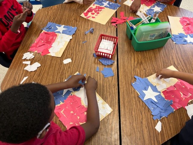 Our Pre-K students <a href="/RheLancaster/">RHELancaster</a>  were excited to honor the Texas  Flag. We are using a hands on approach to make and reinforce what we have learned about our flag. 🇨🇱 #Kingskids #proudteacher
