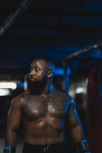 Love him or hate him but this guy is a Pioneer, He has changed the game forever, he will go down as one of the Greatest
Businessman of note
#CassperVsNaakMusiq