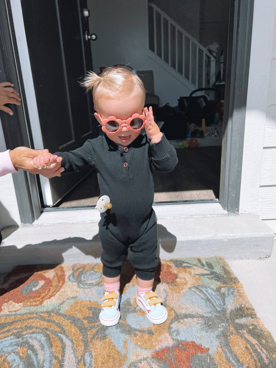 DevreeDove's tweet photo. Haven’t been on in a while but fun fact nova is 11 months🤭😭🥲❤️ https://t.co/NX4Q6dQL1V