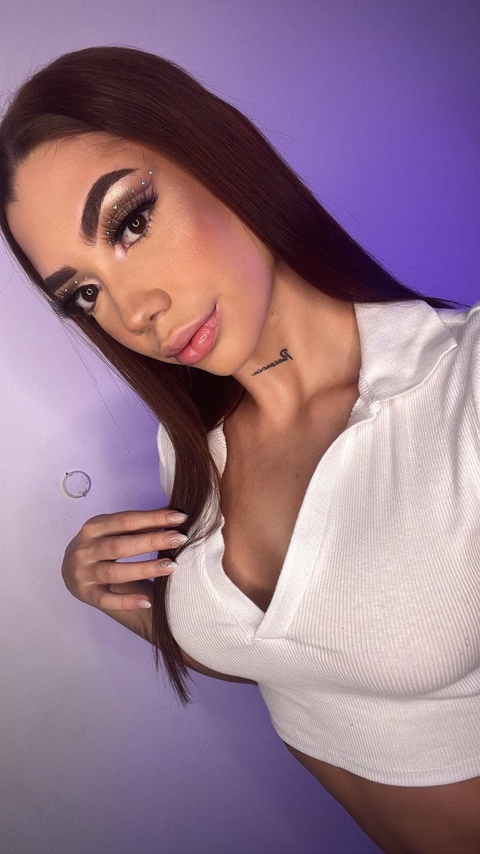 evellynclair's tweet photo. loving this makeup ๐ #evellynclair #streamate https://t.co/JMfMMgXCTu