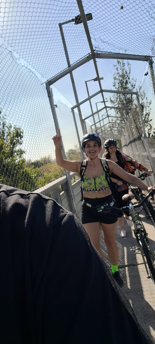 bicivilizados's tweet photo. Ya arrancamos la pedaleada por el Arroyo Cildáñez hasta la Reserva Lago Lugano. https://t.co/9ljcKl7Rfa