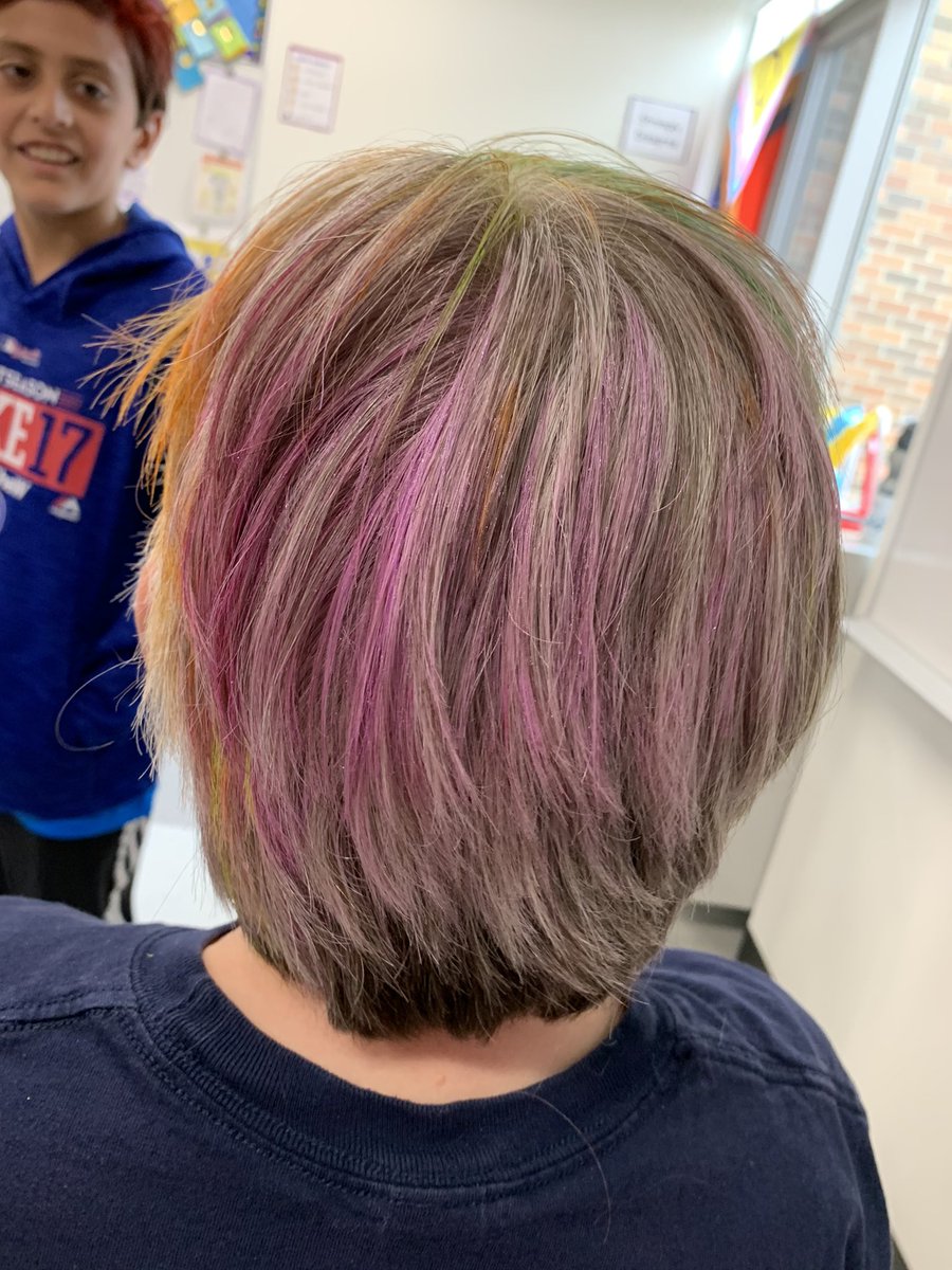 4KR earned 50 Big WOWs…and we both had to say YES to getting our hair dyed #UpAtLincoln #OakPark97 #WeAreD97