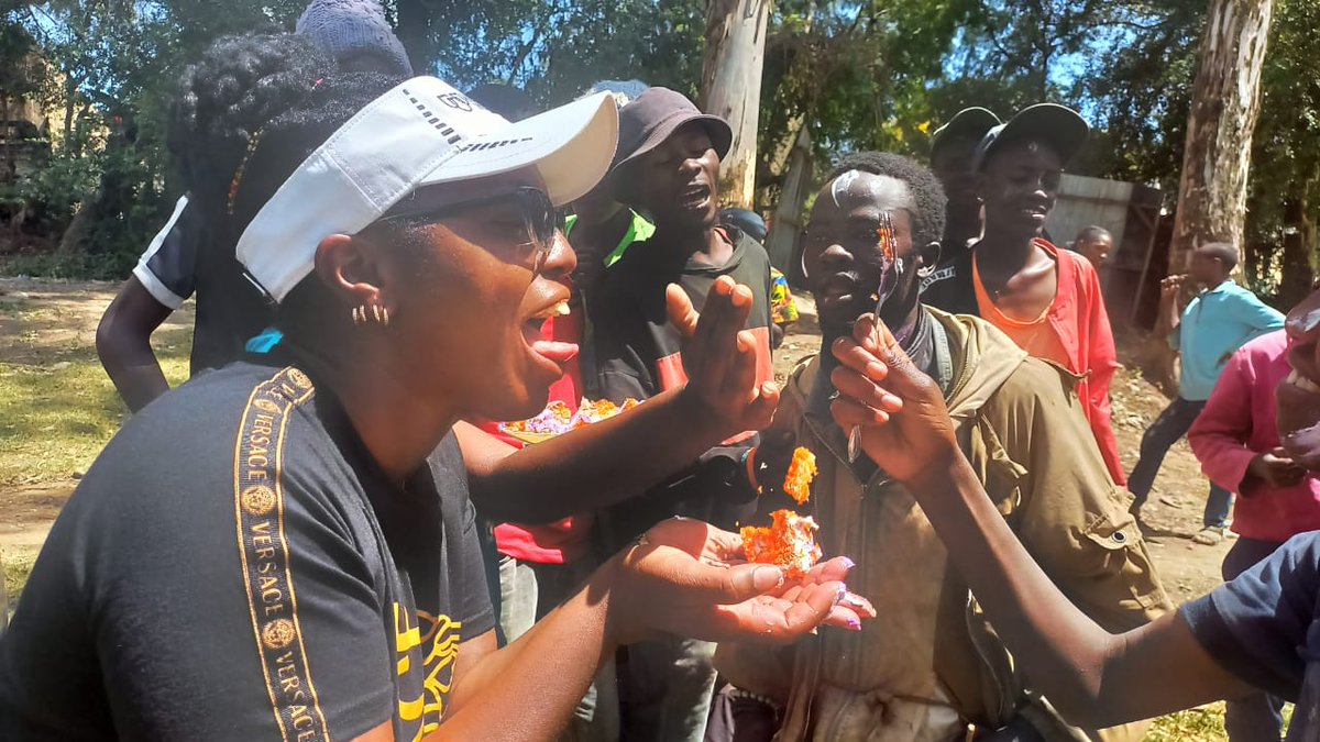 Today, <a href="/Nacosfi/">NAROK COUNTY STREET FAMILIES INITIATIVE</a> in partnership with other well wishers managed to organize a luncheon with the streets families in Narok Town around Museum area.
They also shared some words of wisdom and hope with the families who majority are male kids.
