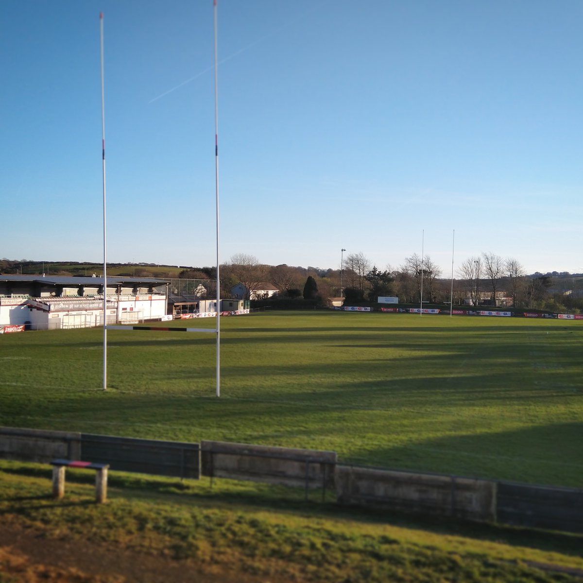 sprogsanddogs's tweet photo. The stage is set! So proud to be a part of @cornwallrlfc as it begins its story, and looking forward to a fantastic game and big crowd the Memorial Ground tomorrow.

#CornwallRLFC #RugbyLeague #LeagueOne #Penryn #PenrynRFC #Cornwall #MidlandsHurricanes https://t.co/57jOXdqxQC