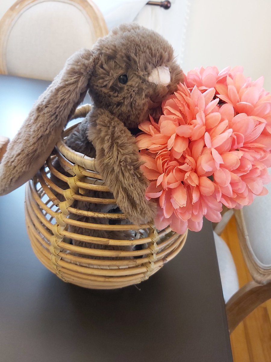 Lilo_Designs's tweet photo. #Easter arrangements just in time for your special get togethers. 🐰🌿 #EasterBunny #stagingworks #LiloDesigns https://t.co/e1Nx8Hs0Oe
