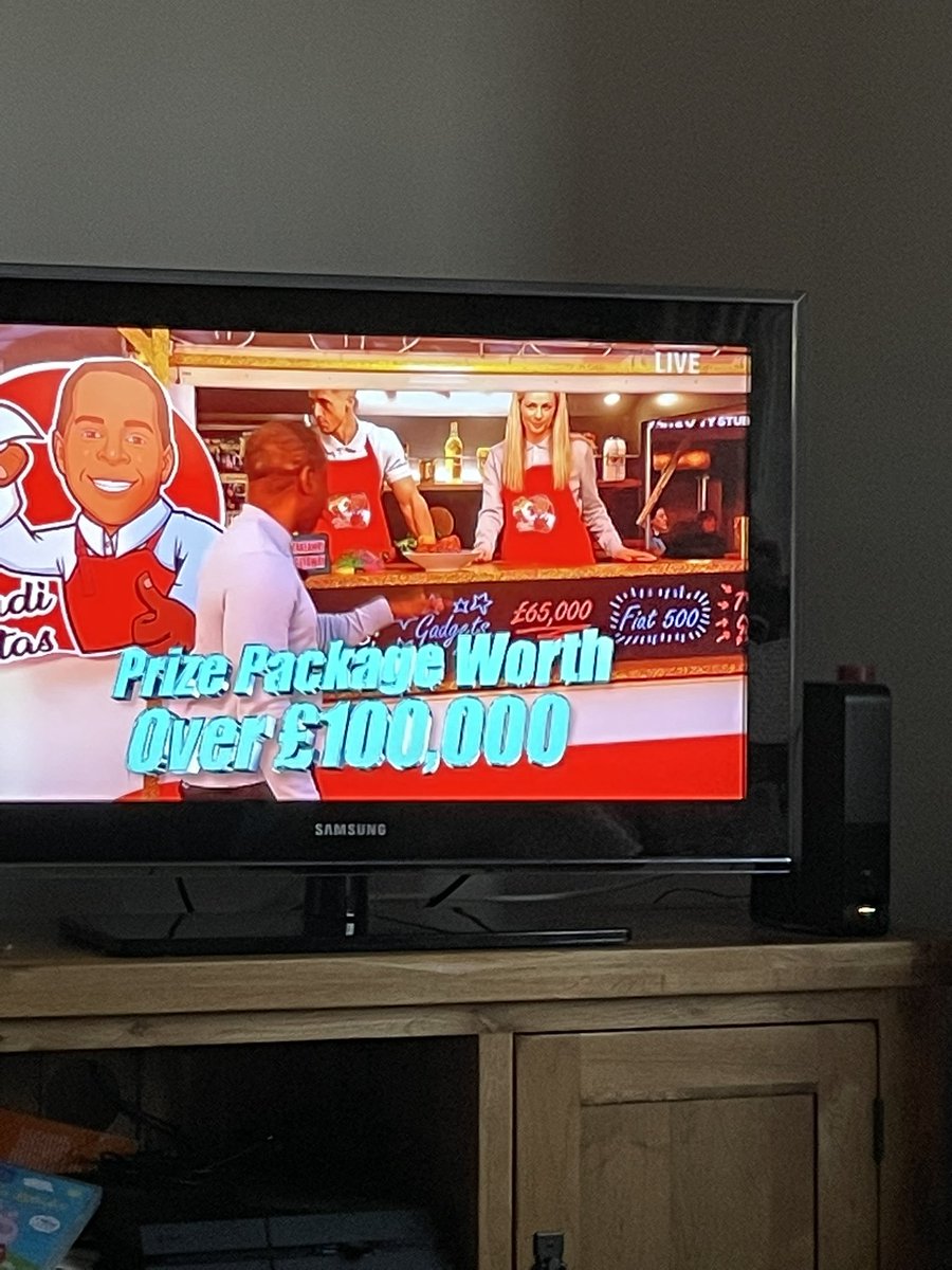 whitaker3000's tweet photo. @antanddec #ICanSeeYourThing #SaturdayNightTakeaway #handipittas @antanddec https://t.co/29vUEYcfmZ