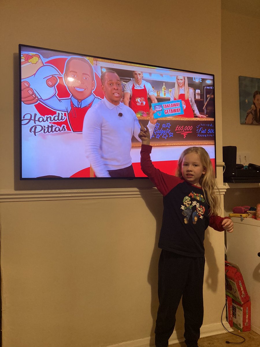 Slinky spotted by my daughter <a href="/itvtakeaway/">Belta Box</a> #ICanSeeYourThing #SaturdayNightTakeaway