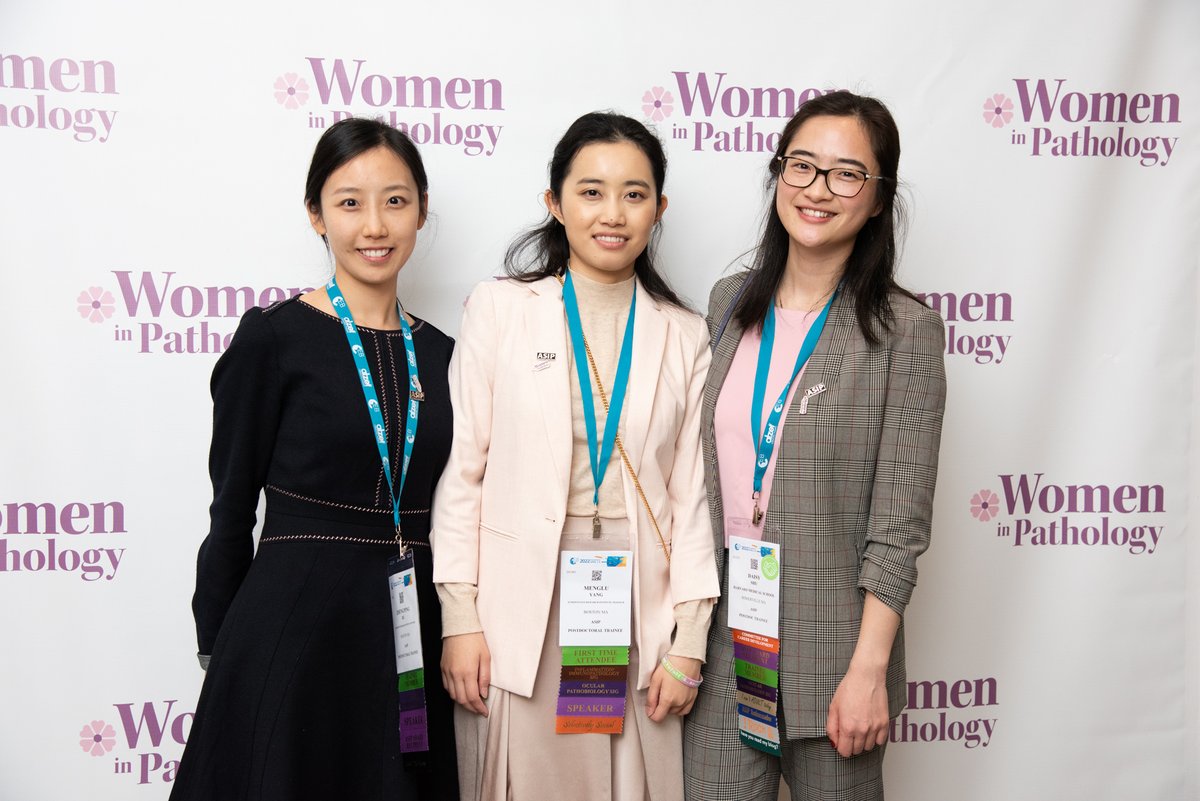 MengluYangMD's tweet photo. Thank you for the photo at @WomeninPath reception during #EB2022 @DrZhengpingHu @EyeDaisyShu https://t.co/AEZhNKw6Xr