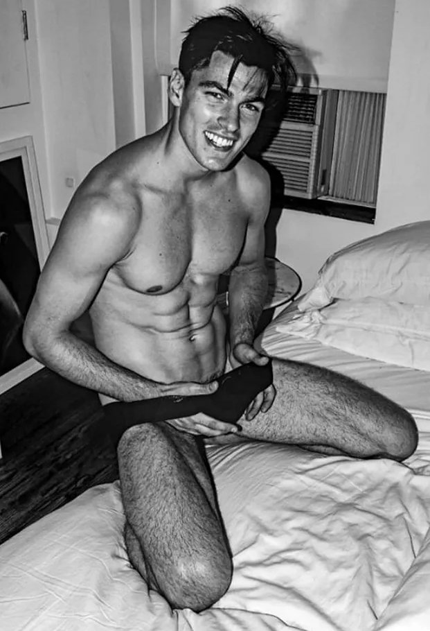 AmenEverytime's tweet photo. Wishing everyone a great and fun weekend! #Everybody⨠Model: Filip Wolfe #FilipWolfe #Photography #JosephLally #HappyWeekend #TeamPnV @CChasePnV #PNVNetwork #ForTom
π· Photo by Joseph Lally https://t.co/UI6sh9qpKu
