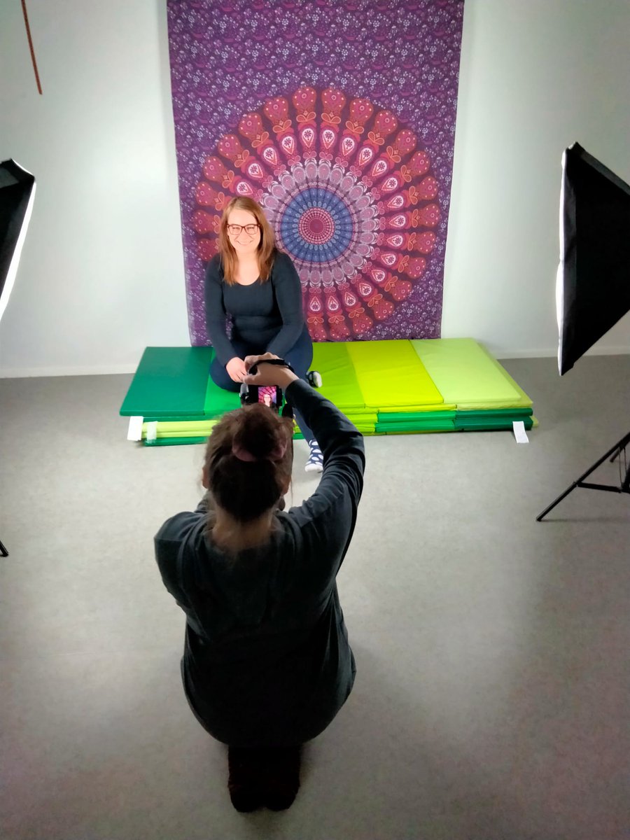 Mukana #AVOIMESTIADHD kuvauksissa, ensimmäistä kertaa "oikean" kameran edessä. Oli aika kiva kokemus, tosin en tiedä toimiiko apina-suodatin 🙈😁
#adhd #nepsy #nykyteatteriveraaudentia #hannakaija #erilainenmuttasamanlainen