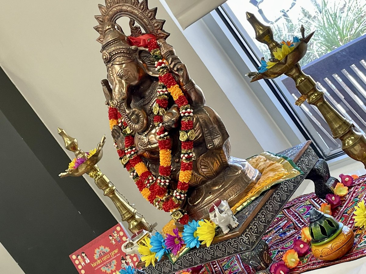 ProznikForLISD's tweet image. @hssusa Colorful afternoon at #Darshana #diversity