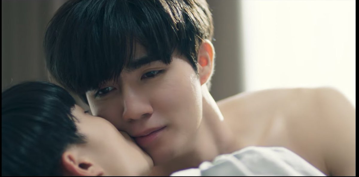 BabyZeeNews's tweet photo. I wanna appreciate Zee’s acting here bcs he can portray the warm n longing feeling of Keua’s touch that he couldn’t get for years through his eyes

The realization which hit him that he won’t hide his feeling anymore for Keua

IN CONCLUSION , ZEE👏🏼BEST👏🏼ACTOR👏🏼👏🏼👏🏼

 #CutiePieEP8 https://t.co/nUjbpWgMfv