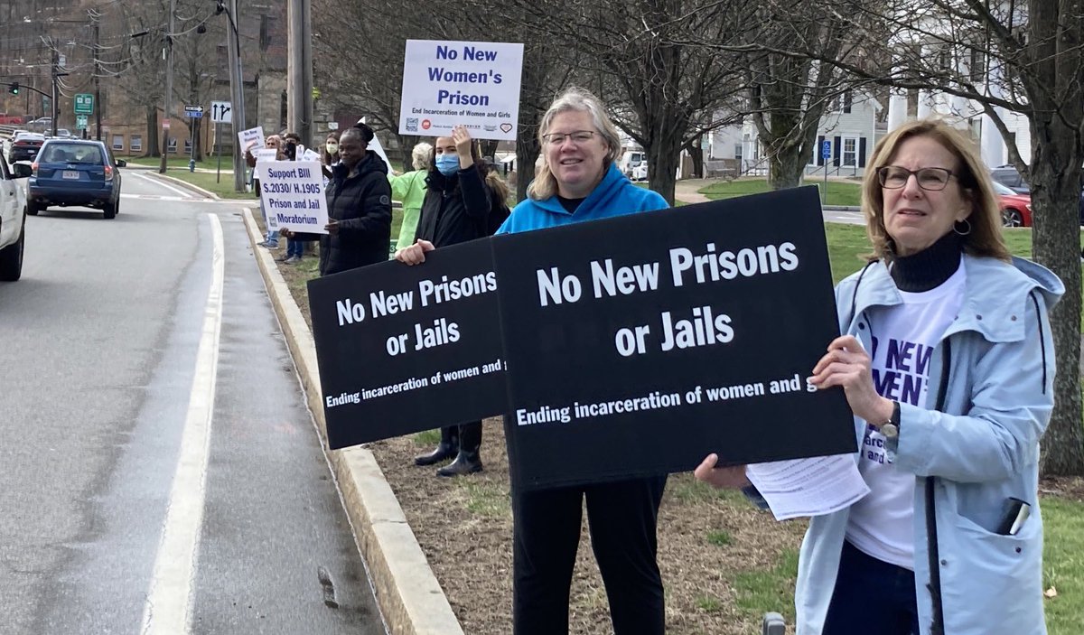 justicehealing's tweet photo. From Beacon Hill to Framingham Town Center we say: No New Women’s Prison! Pass the Jail and Prison Construction Moratorium Bill!

@KarenSpilka 
#mapoli 
#NoNewWomensPrison https://t.co/nq0IfjciLF