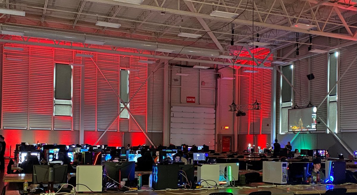 SherwebQC's tweet photo. Nous sommes de retour à La Console qui Console! Passez à notre kiosque afin de participer à notre concours. #sherweblife #leucan https://t.co/4OPoxhChrt