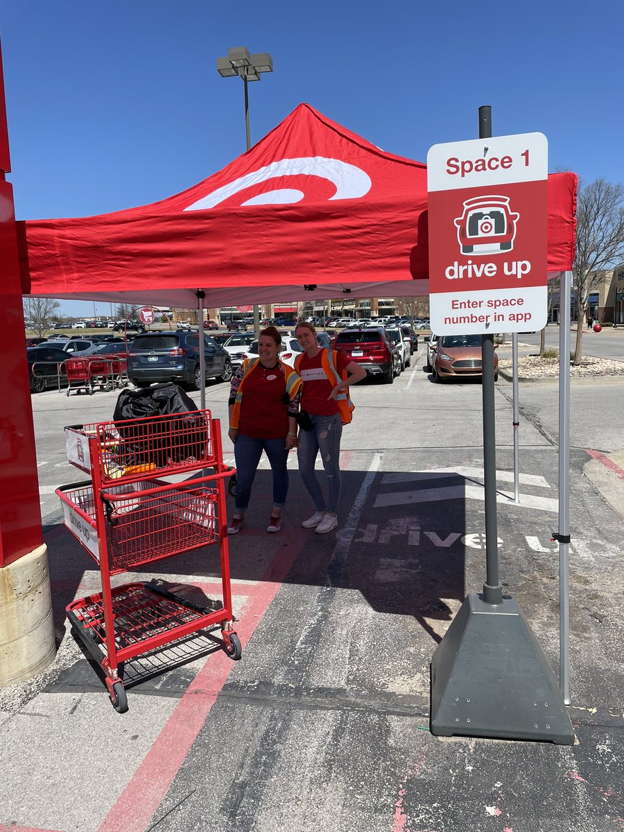 BeOurGuest2357's tweet photo. Some of our star ⭐️ drive-up team members, Arianna &amp; Mikayla, staying cool underneath our new tent! Nothing can stop us now😎💪 #teamtarget #stayingcool https://t.co/r8ZrKkONbr