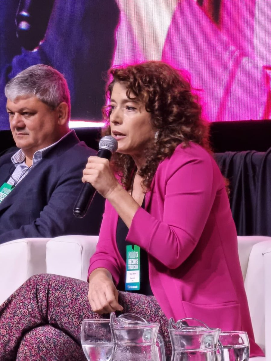 arribarosario_'s tweet photo. Paula Mitre, intendenta de Vera en #ForoParaLaReconstrucción: "Cualquier política pública que se quiera implementar exitosamente necesita de una mirada de las distintas regiones. Respetar el vecino y que esté contemplado en la implementación de políticas públicas". https://t.co/fe2plSJCu6