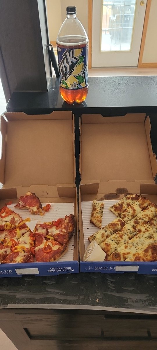 Just had my pizza paid for by the <a href="/SeabumsNFTs/">Seabums Ocean Crew</a> ! Hop in the space and join the fun! Lots of giveaways!