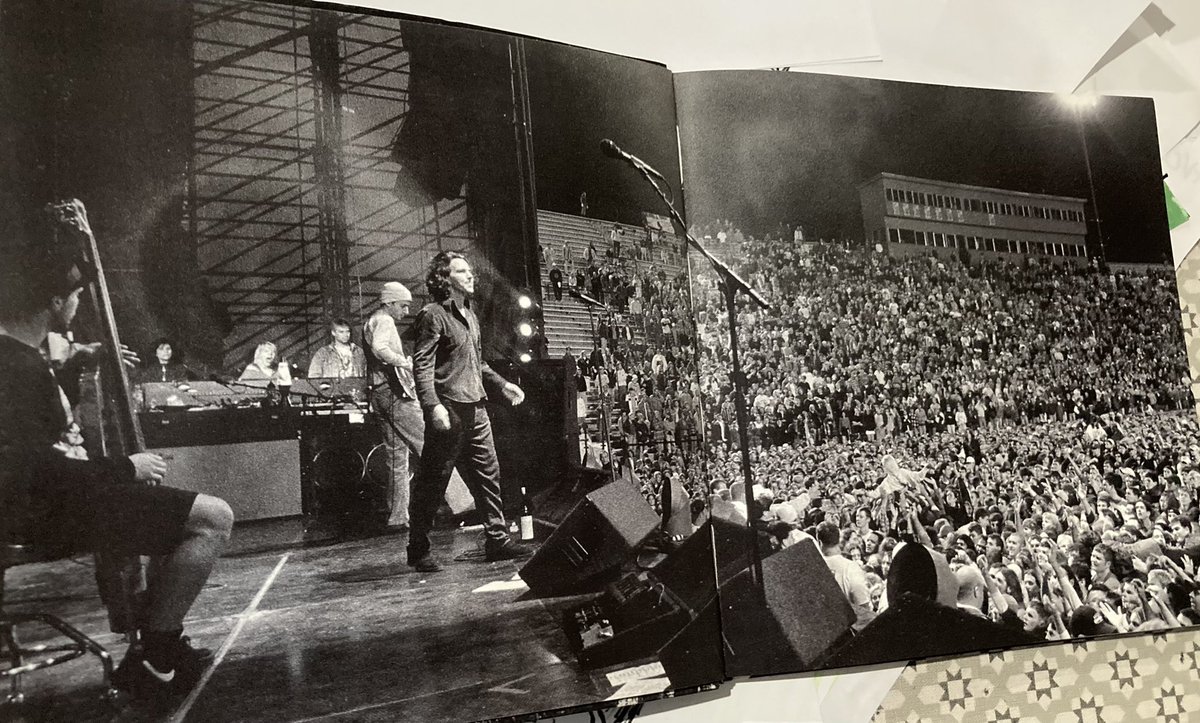 RealPaddyB's tweet image. One of my favourite @PearlJam photos. Thanks @CharlesP_photog !!