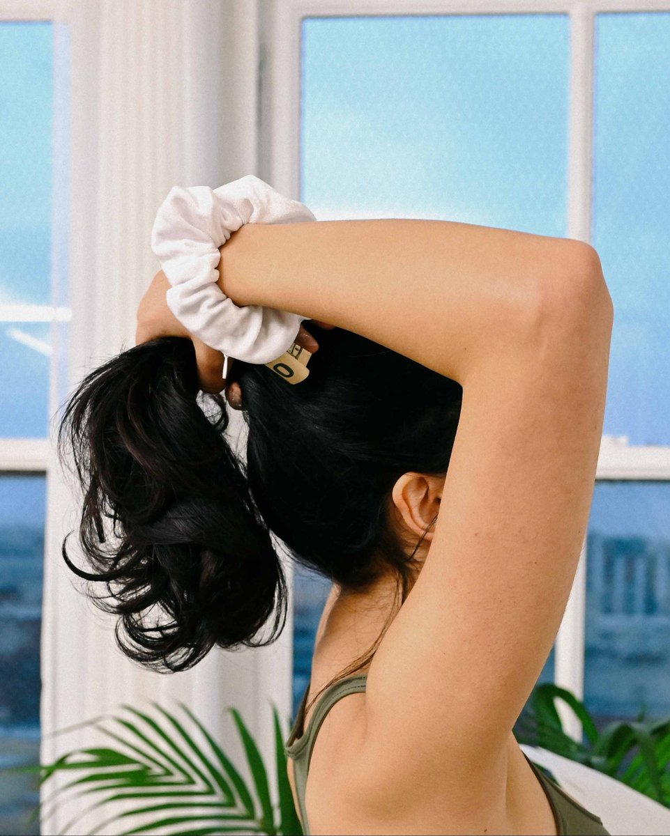 #HappySatuday to our #Smunchys fans! 
Have a lovely day and get yourself a Smunchys to hold your money or airpods while you go on a hike or to the club! ;)